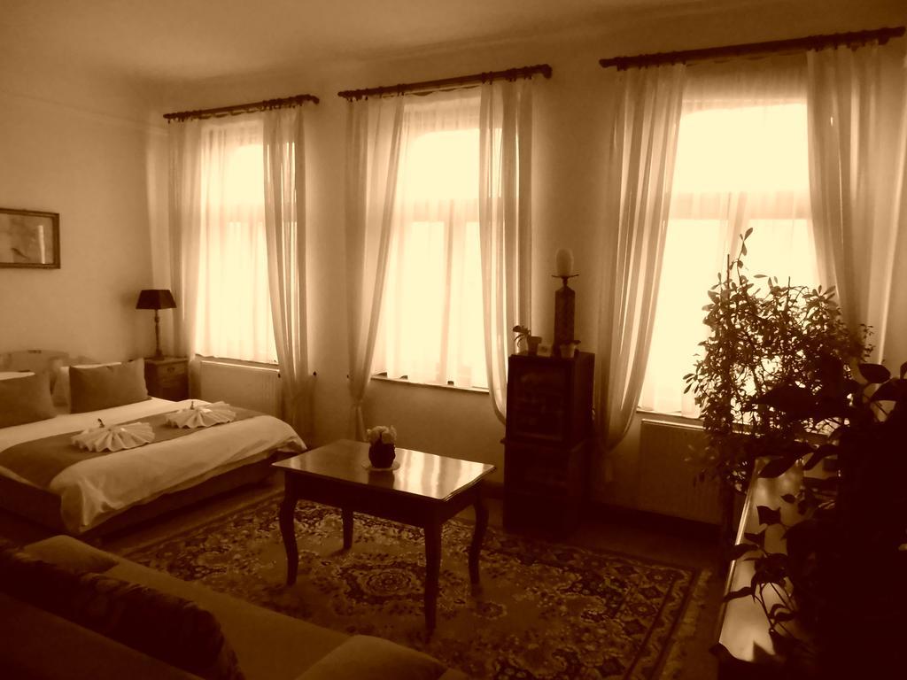 Hotel Excellent 크로메르지 객실 사진