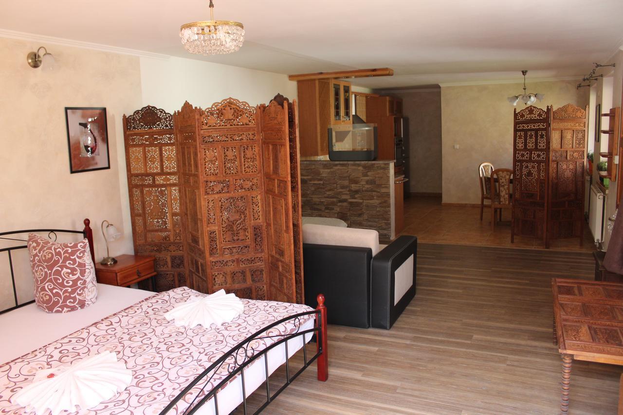 Hotel Excellent 크로메르지 외부 사진